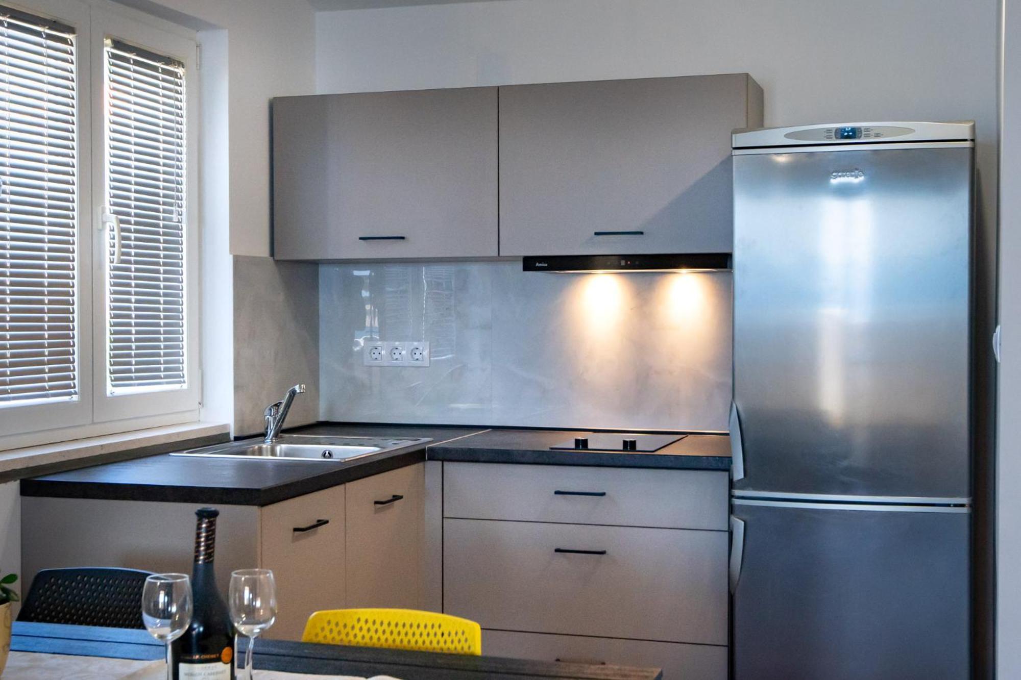 Banjol Apartments & Rooms Fam Ribaric מראה חיצוני תמונה