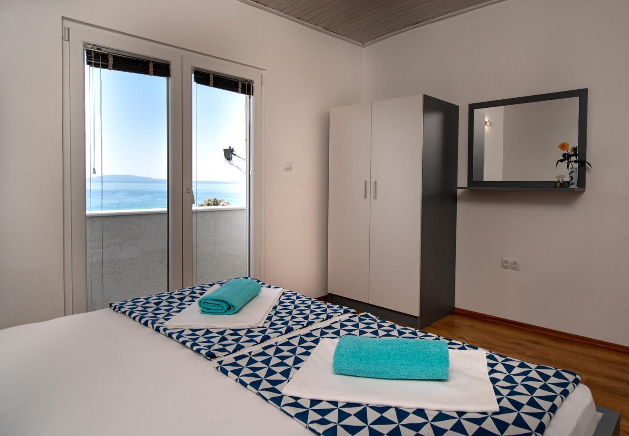 Banjol Apartments & Rooms Fam Ribaric מראה חיצוני תמונה